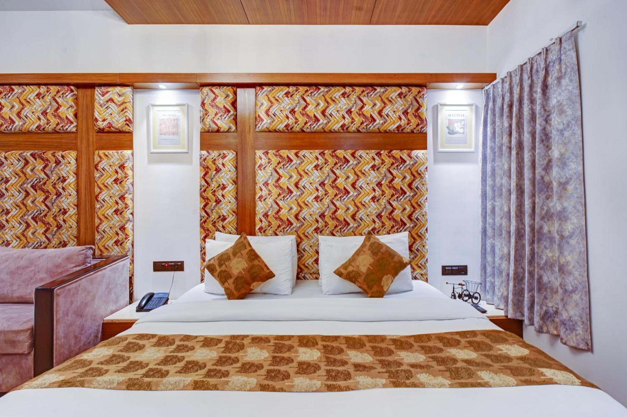 Hotel The Pearl, City Center - Traveler'S Choice Award Winner For 2025 New Delhi Exterior photo