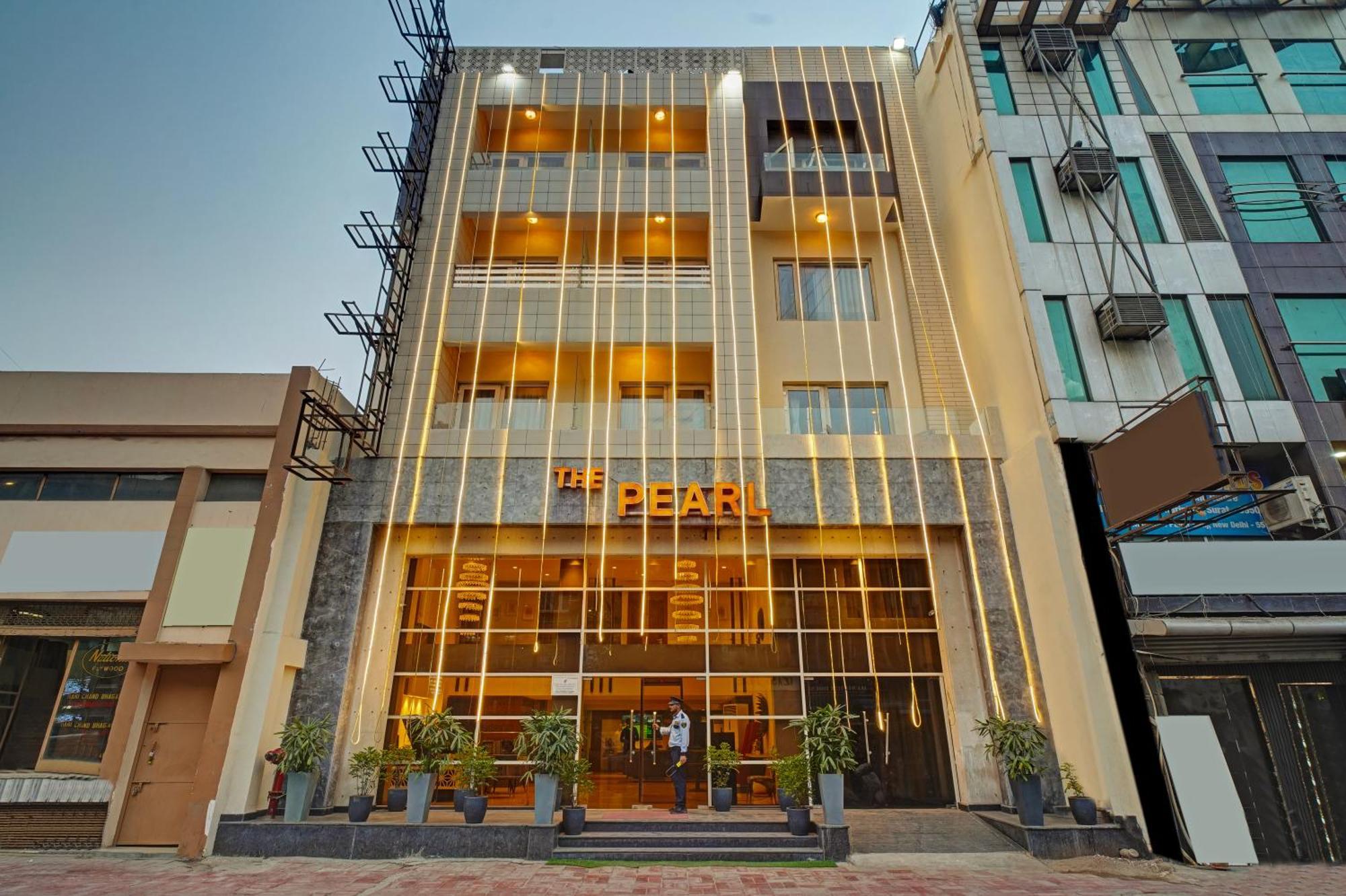 Hotel The Pearl, City Center - Traveler'S Choice Award Winner For 2025 New Delhi Exterior photo
