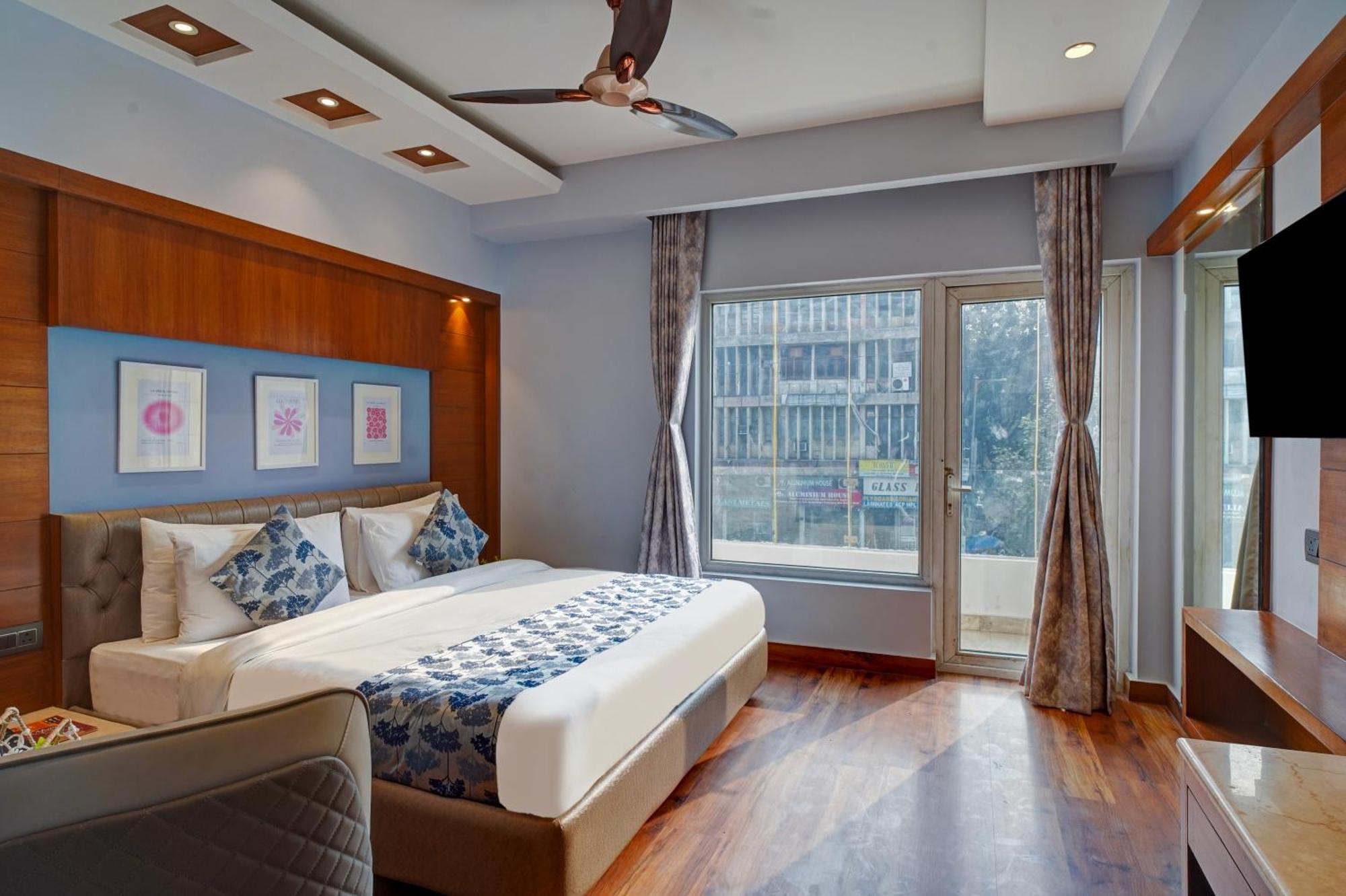 Hotel The Pearl, City Center - Traveler'S Choice Award Winner For 2025 New Delhi Exterior photo